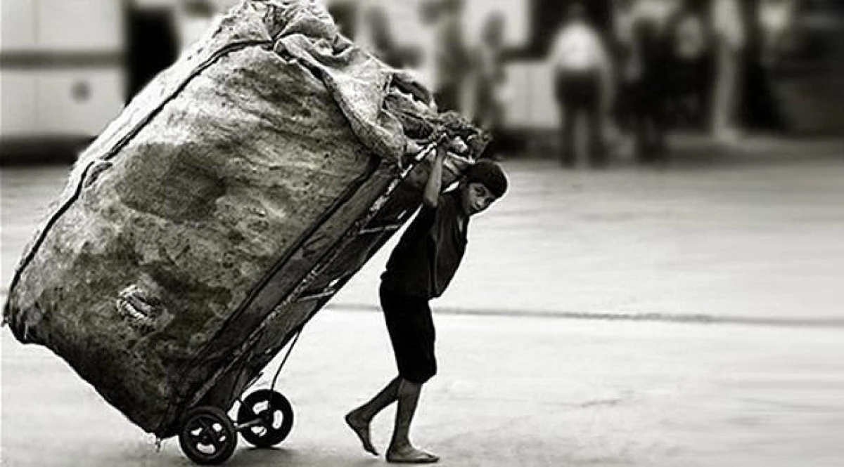 23 NİSAN KUTLANIRKEN ACI TABLO:&Ccedil;OCUKLAR BAYRAMDA DEĞİL İŞTE...MESEM &Ouml;GRENCİSİ ANLATTI:'BUG&Uuml;N 23 NİSAN YİNE &Ccedil;ALIŞMAK ZORUNDAYIZ'