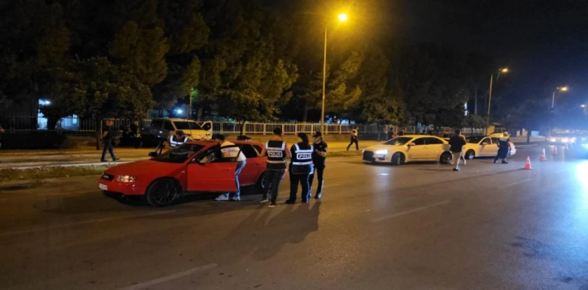  ADANA POLİSİ SUÇLULARA GÖZ AÇTIRMADI: 79 GÖZALTI, MİLYONLUK TRAFİK CEZASI