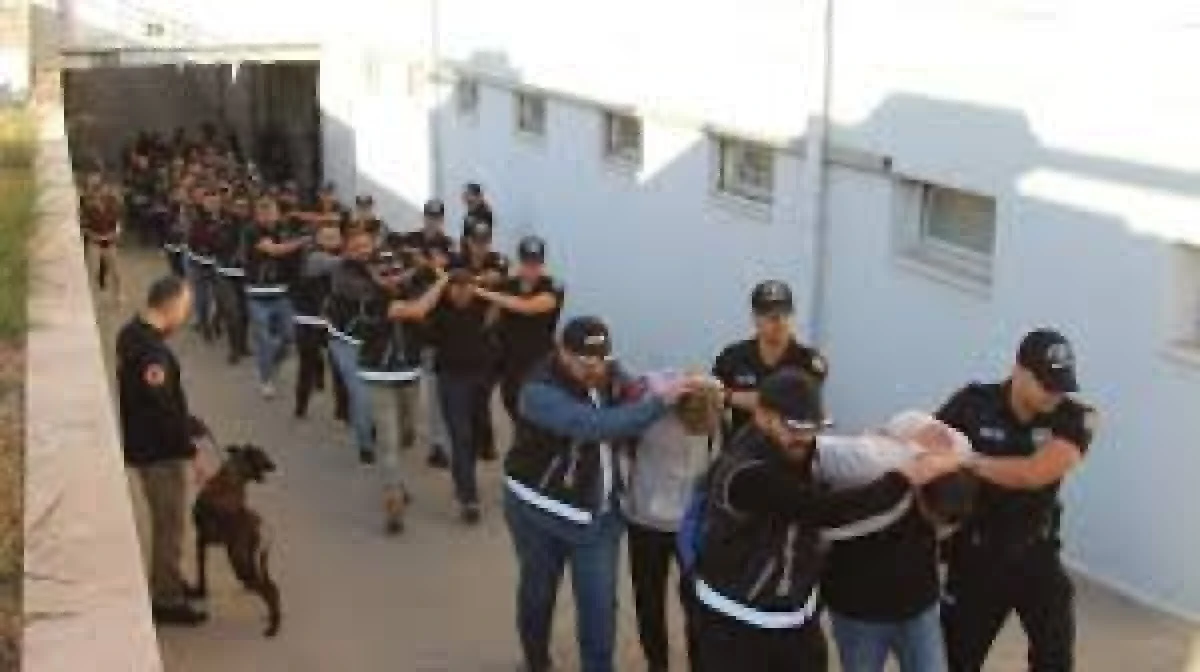 ADANA'DA 106 ŞÜPHELİ YAKALANDI!