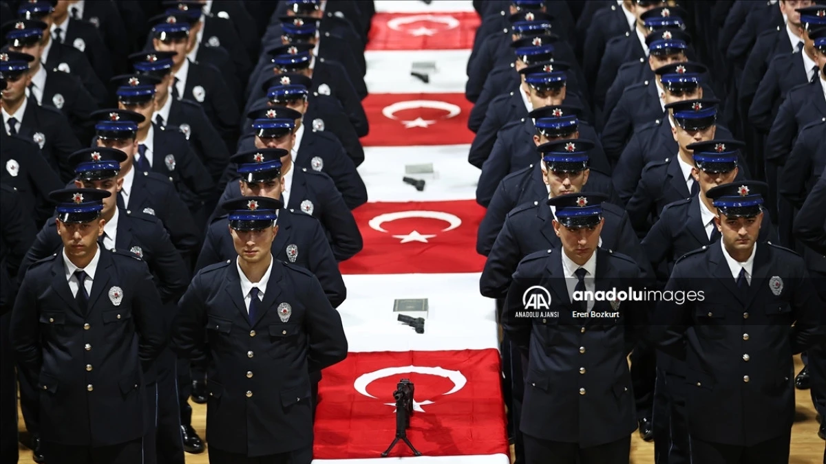 Adana'da 323 Polis Adayı Yemin Etti