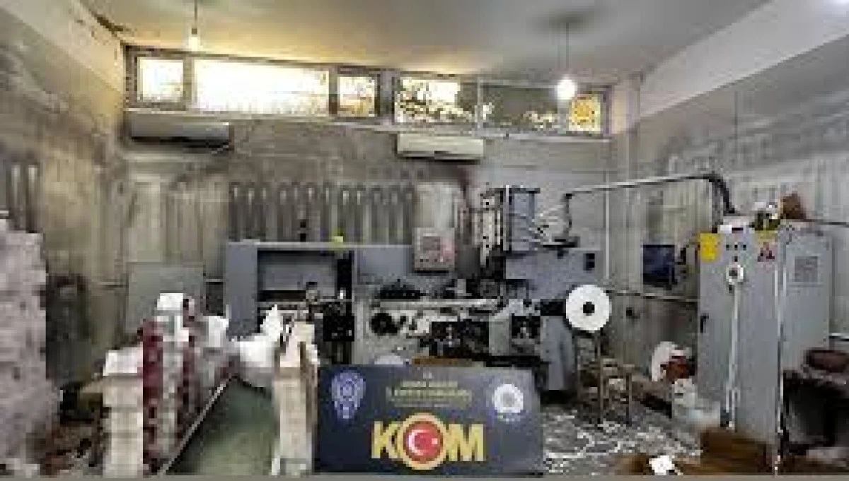 Adana'da Kaçak Makaron Üretim Tesisi Baskını