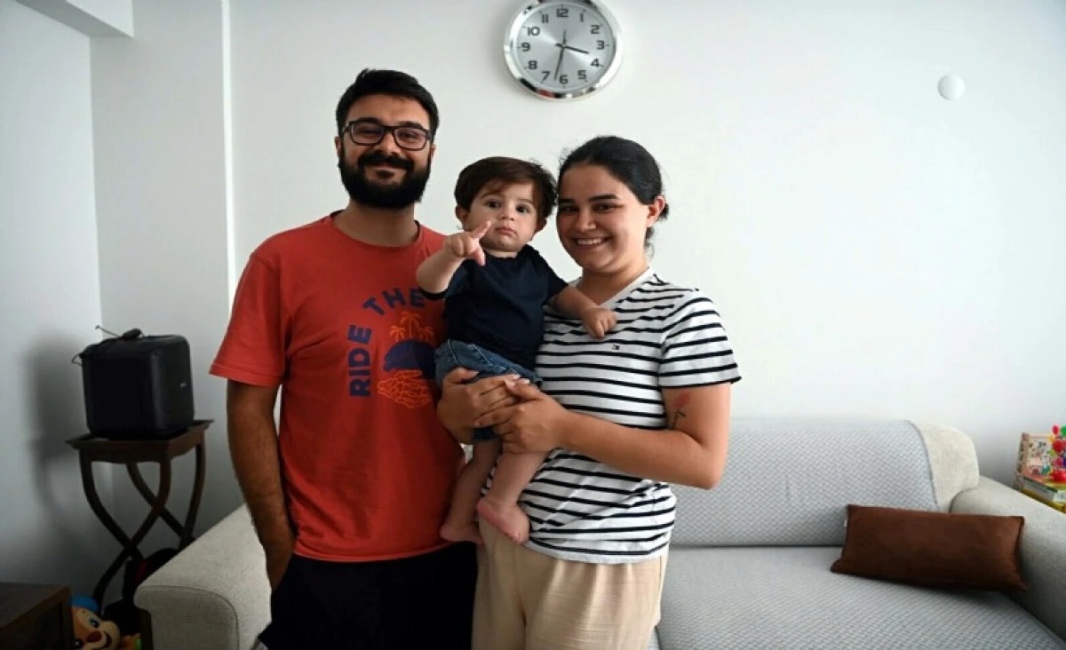 ALMANYA&rsquo;YA TEDAVİ İ&Ccedil;İN GİDEN SMA&rsquo;LI TEOMAN BEBEK SAĞLIĞINA KAVUŞARAK YUVASINA D&Ouml;ND&Uuml;