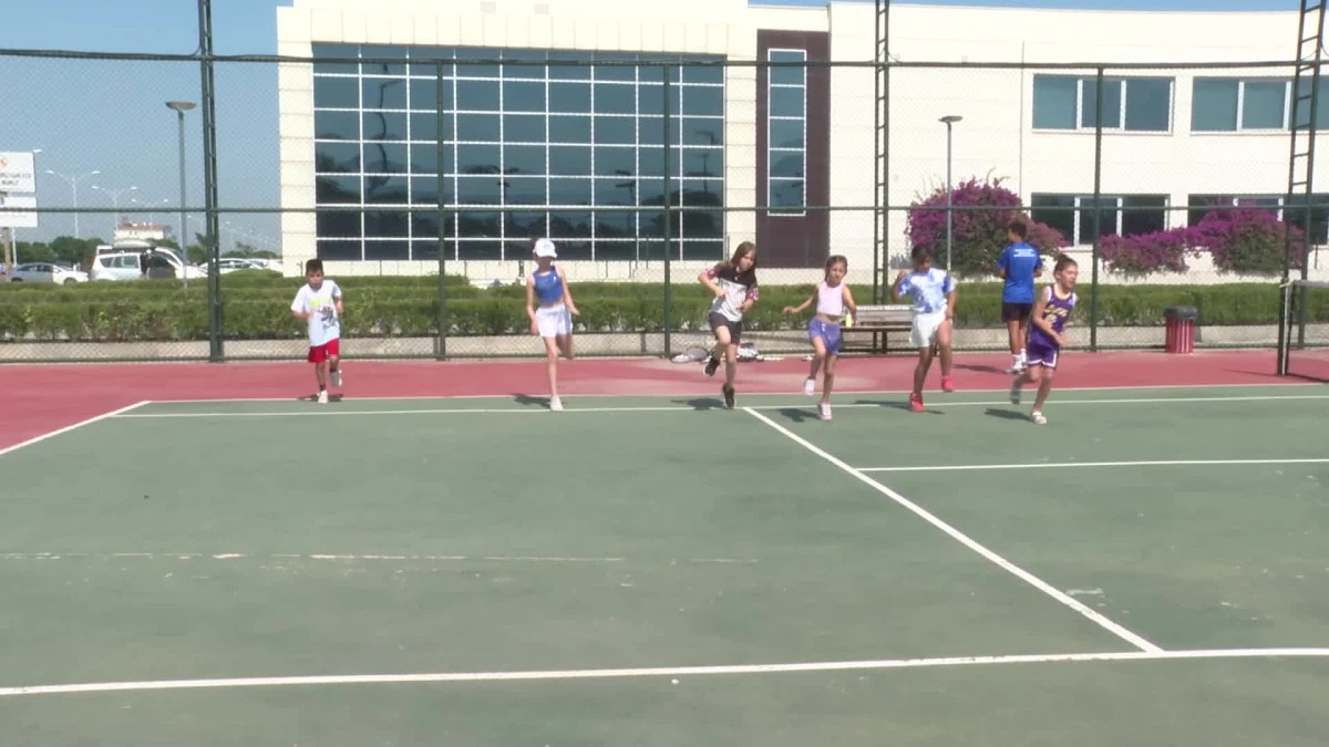 Antalya Büyükşehir Belediyesi'nden Döşemealtı’nda yeni tenis kursu