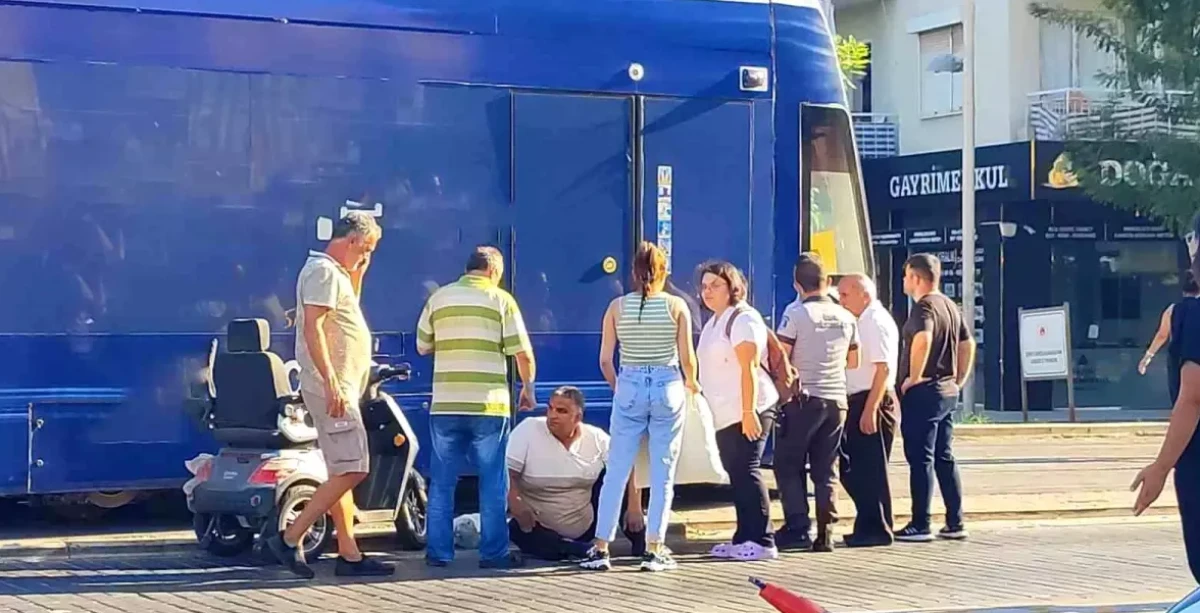 Antalya'da Engelli Vatandaş Tramvaya Çarptı