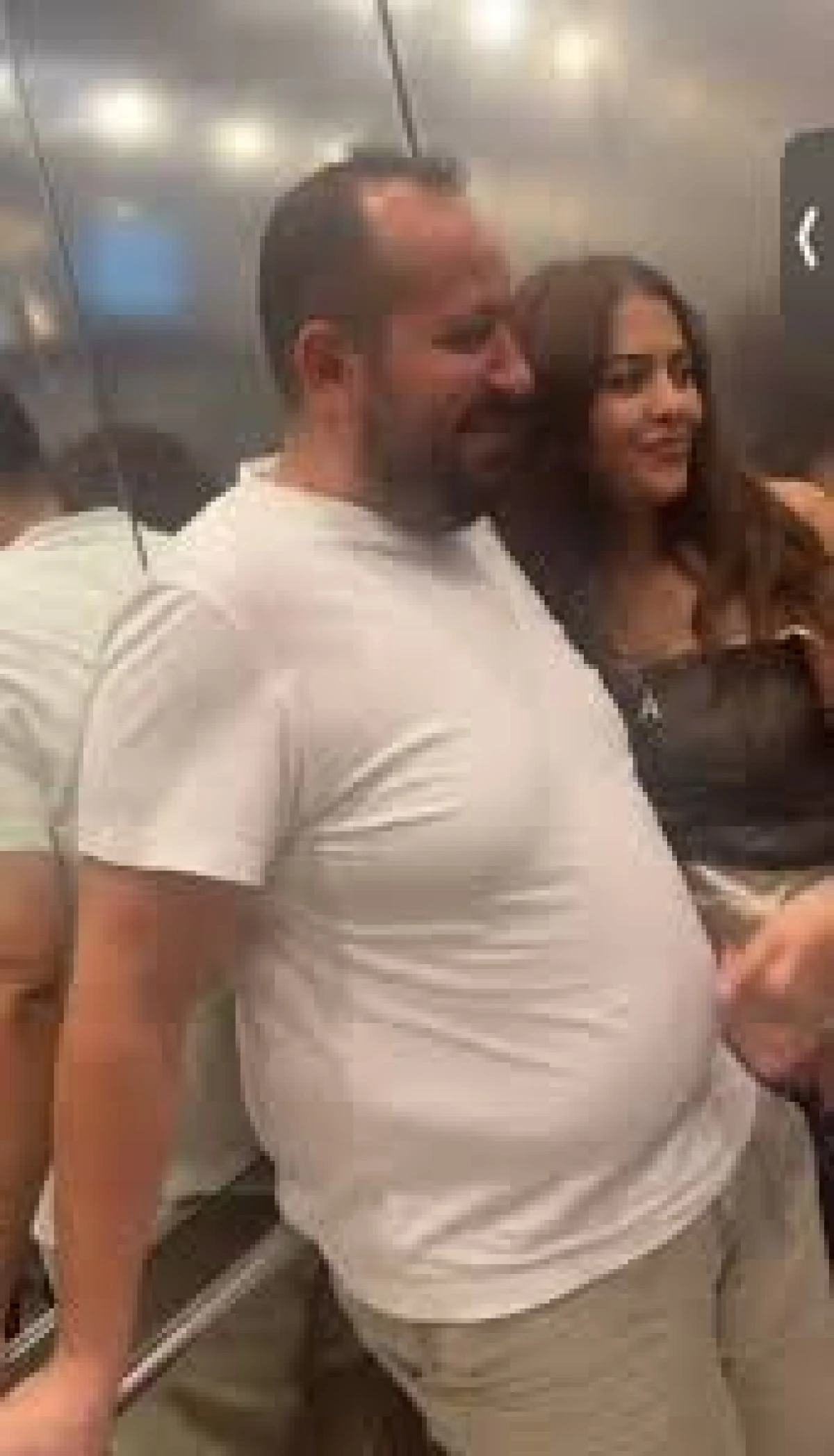 BARIŞMA BAHANESİYLE GELİP SEVGİLİSİNİ BOĞAZINDAN BIÇAKLADI