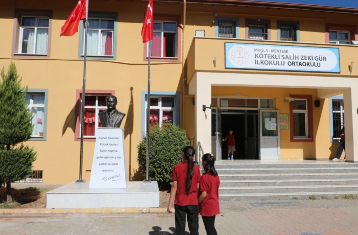 B&Uuml;Y&Uuml;KŞEHİR&rsquo;DEN ZARAR VERİLEN ATAT&Uuml;RK B&Uuml;ST&Uuml;NE HIZLI M&Uuml;DAHALE