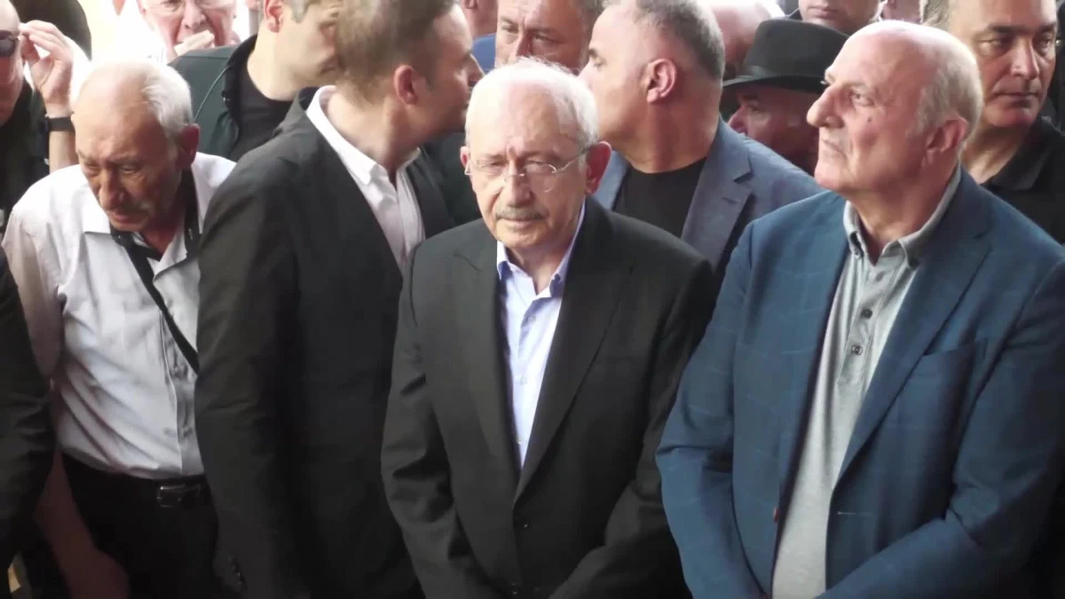 CHP'nin 7'nci Genel Başkanı Kemal Kılıçdaroğlu’nun kardeşi Adil Kılıçdaroğlu son yolculuğuna uğurlandı