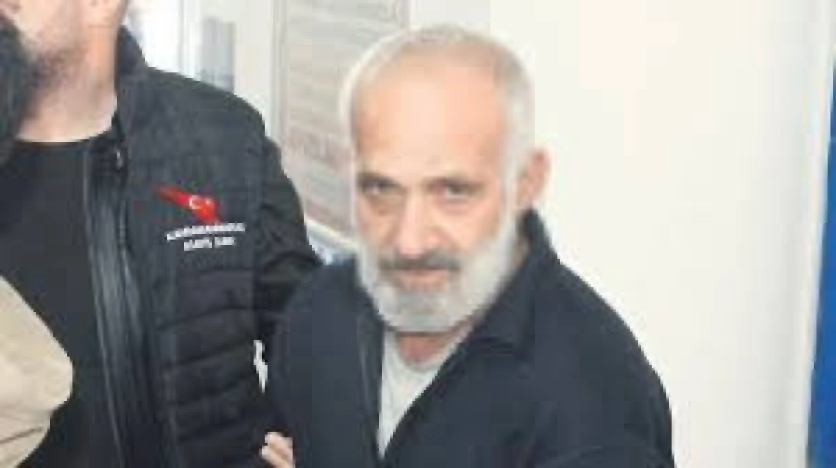 Cinayete kurban gittikleri ortaya çıkan kız kardeşlerin davasında sanıklar birbirini suçladı