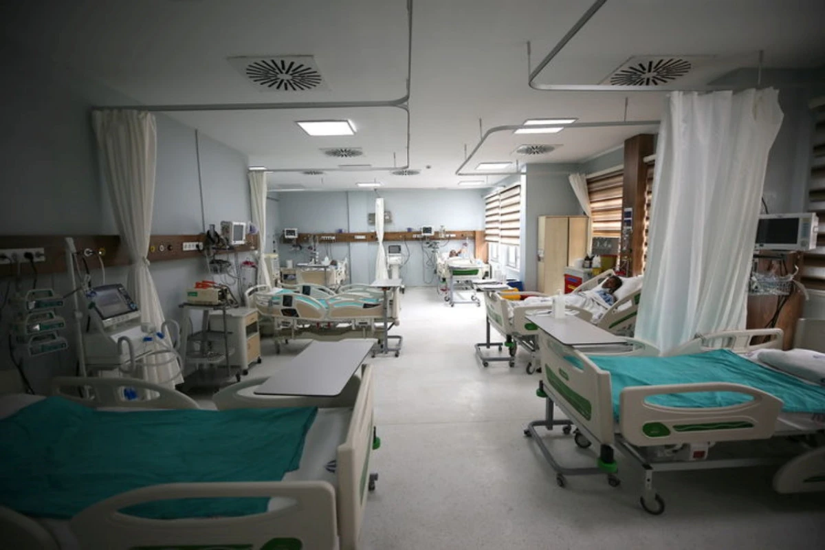 DEVLET HASTANESİNDEKİ SKANDAL GÖRÜNTÜ BAKANLIĞI HAREKETE GEÇİRDİ 