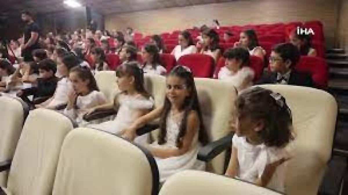 Hatay'da Müzik Öğretmeni, Deprem Psikolojisini Sanatla Aşıyor