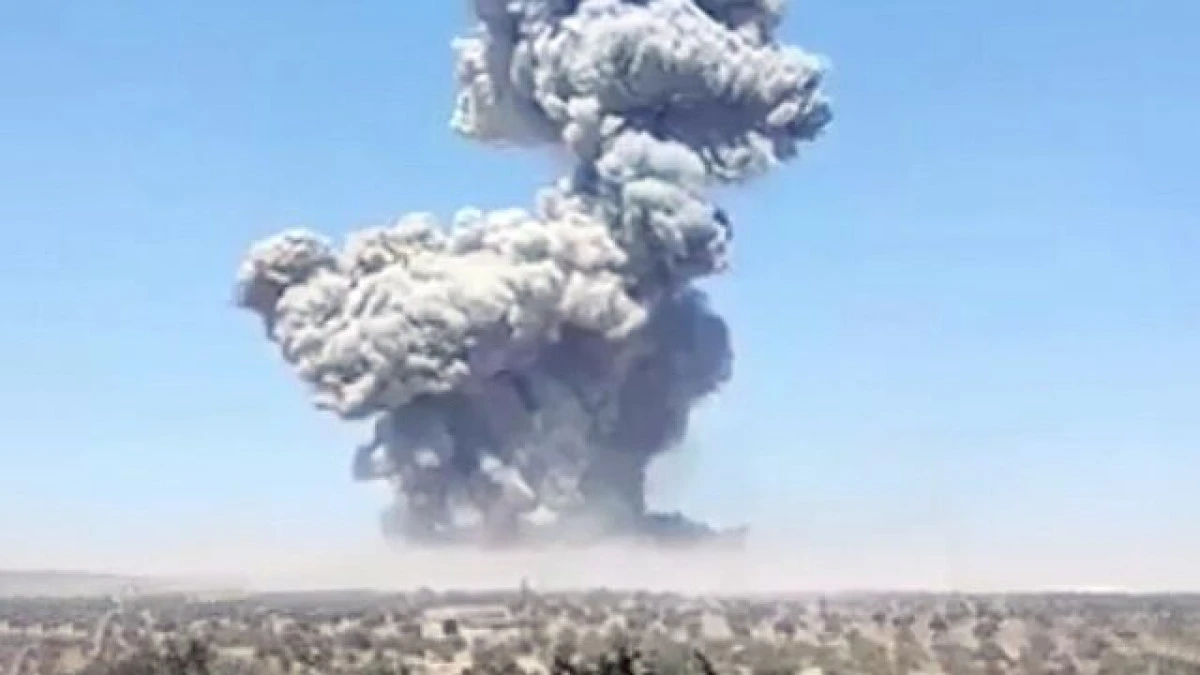 İdlib'de silah deposunda patlama! Hatay'dan da hissedildi