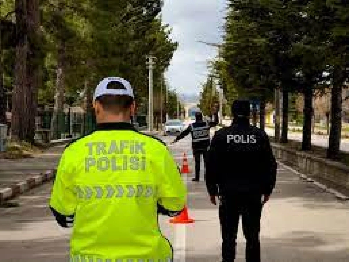 Isparta'da Hızlandırılan Polis Denetimleri: 29 Aranan Kişi Yakalandı