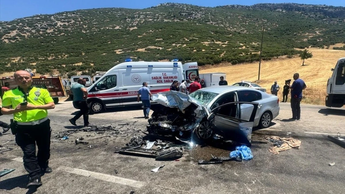 Isparta'da Trafik Kazası: 1 Ölü, 9 Yaralı