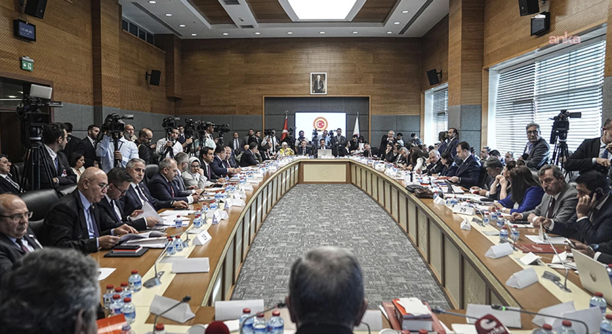 İYİ PARTİ'DEN "&Ccedil;ER&Ccedil;EVE YASA" TEKLİFİNE MUHALEFET ŞERHİ: "TEKLİFİN T&Uuml;M&Uuml; MADDELERİYLE BİRLİKTE BİR İHANET METNİDİR"