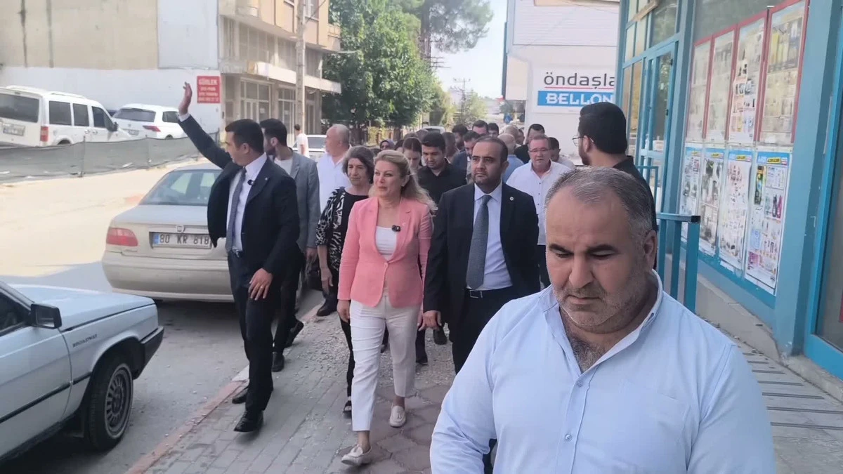 MİLLETVEKİLİ ASU KAYA'YA DERT YANAN VATANDAŞ: "EVİMDE NE KAHVALTILIK VAR NE YİYECEK VAR"