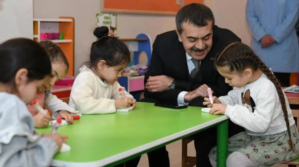 MİLLİ EĞİTİM BAKANI TEKİN: &ldquo;&Ccedil;OCUKLARIMIZIN BİLGİ VE BECERİLERİYLE BİRLİKTE MİLL&Icirc; VE MANEVİ DEĞERLERİMİZİ &Ouml;Z&Uuml;MSEYEREK YETİŞMELERİNİ DESTEKLEYECEĞİZ&rdquo;