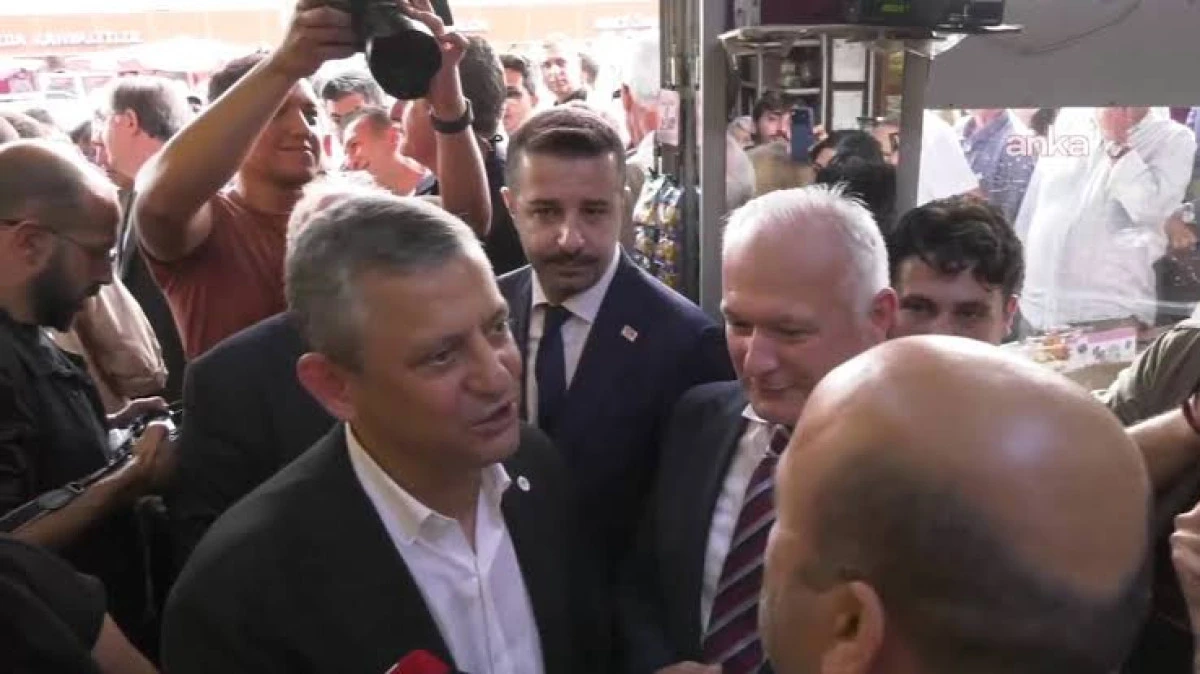 &Ouml;ZG&Uuml;R &Ouml;ZEL, KOCAELİ'NDE ESNAFI ZİYARET ETTİ: "EMEKLİ 20 SENE &Ouml;NCE 8 &Ccedil;EYREK ALTIN ALIYORDU, ŞİMDİ 2'YE D&Uuml;ŞT&Uuml;"