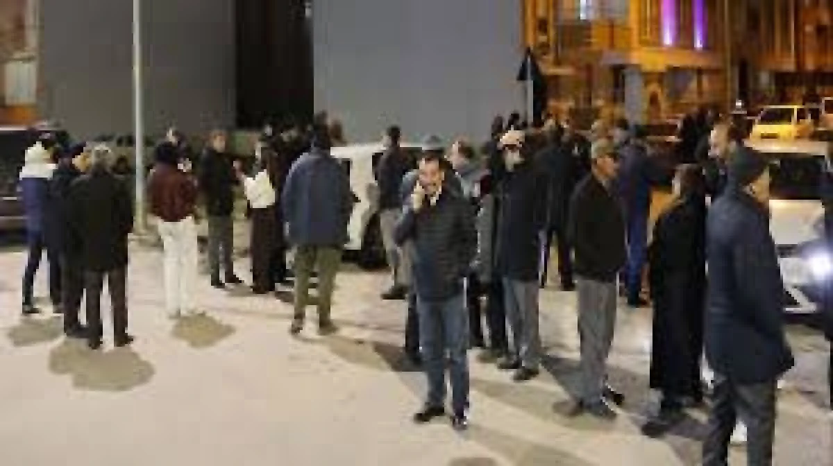 UMREYE GİTMEK İ&Ccedil;İN YOLA &Ccedil;IKTILAR, KENDİLERİNİ KARAKOLDA BULDULAR