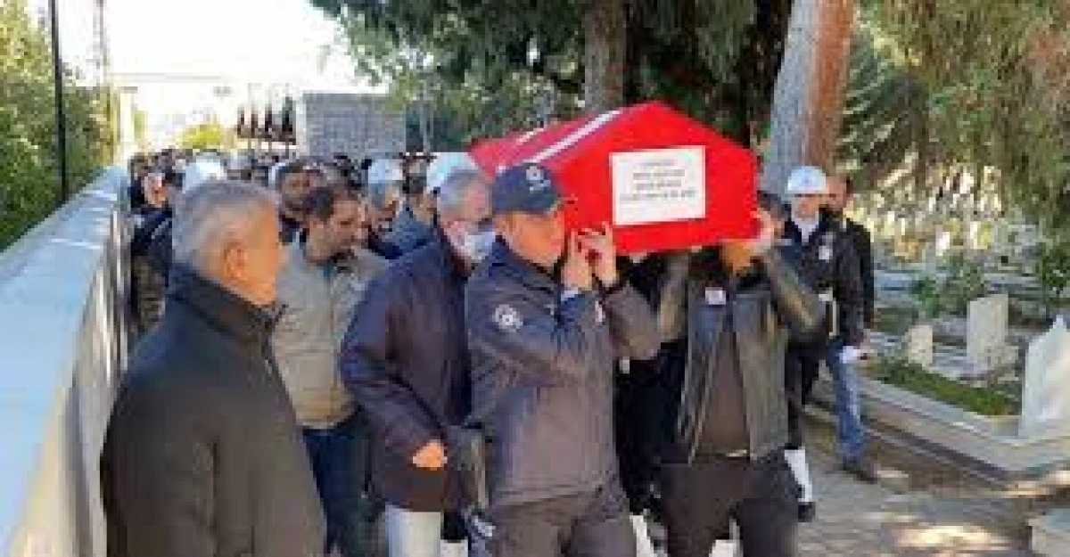 VEFAT EDEN POLİS MEMURU T&Ouml;RENLE SON YOLCULUĞUNA UĞURLANDI
