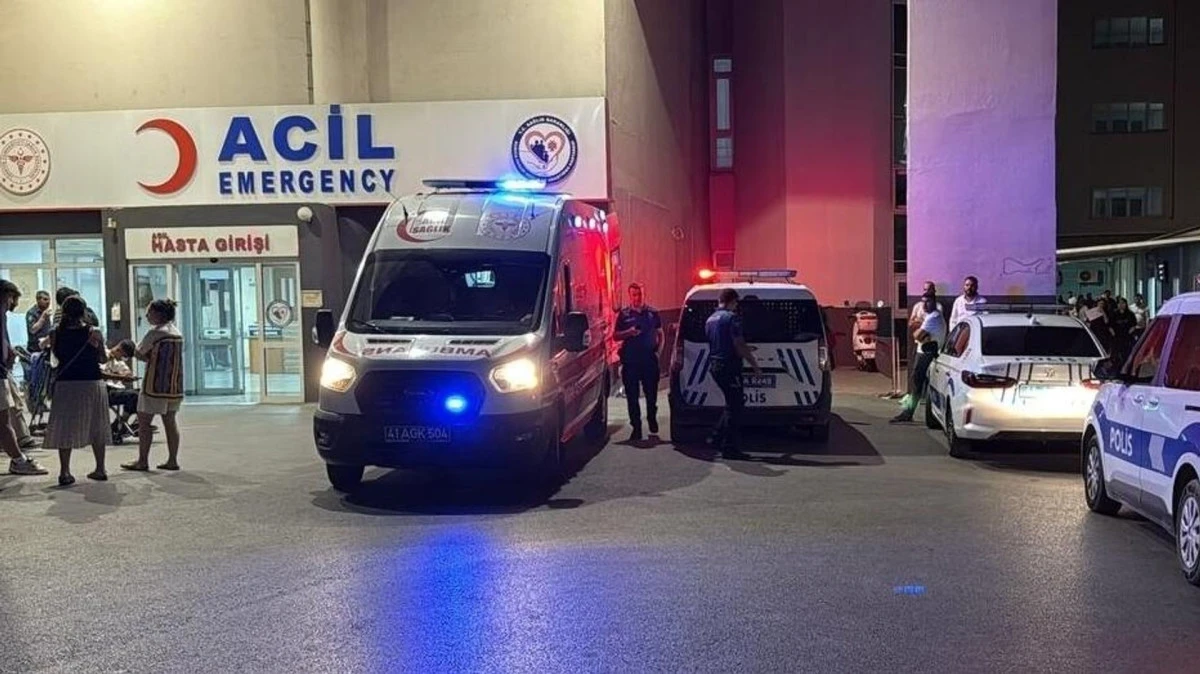 ZEHİRLENEN 2 KİŞİ HASTANEYE GETİRİLDİ, ACİL SERVİS TAHLİYE EDİLDİ
