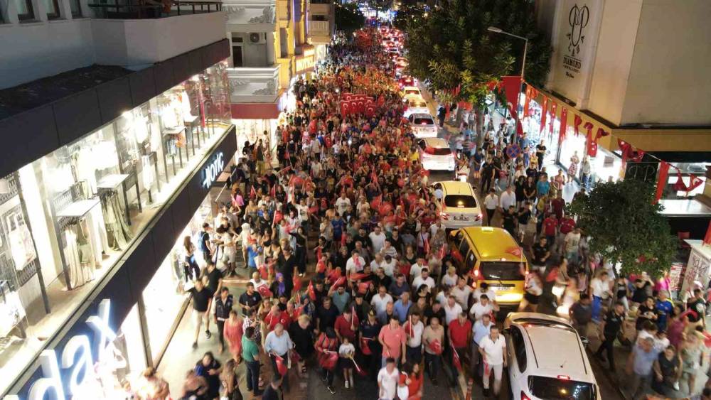 ALANYA’DA FENER ALAYLI 30 AĞUSTOS KUTLAMASI