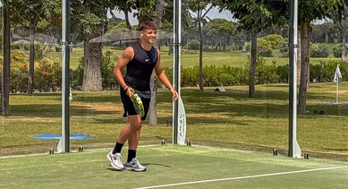 Arda Güler, Antalya'da ailesiyle tatilde