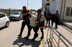 SEYHAN POLİSİ KIRMIZI BÜLTENLE ARANAN İSMAİL ABDO'YU YAKALADI