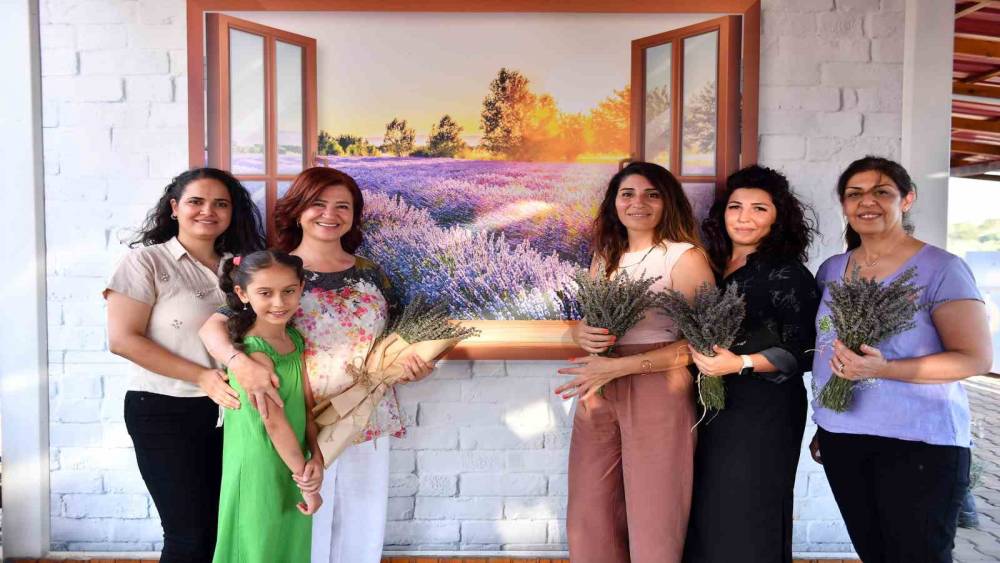 KADINLAR HEM KAZANIYOR HEM DE MERSİN’İN TANITIMINI YAPIYOR