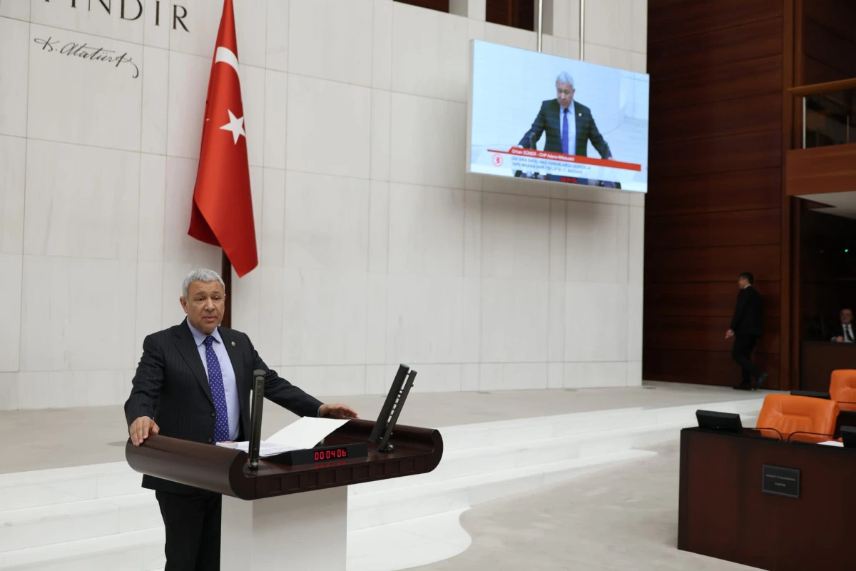 SÜMER: "KOZAN DEMİR YOLU PROJESİNDE 5 YILDIR YAPRAK KIMILDAMIYOR!