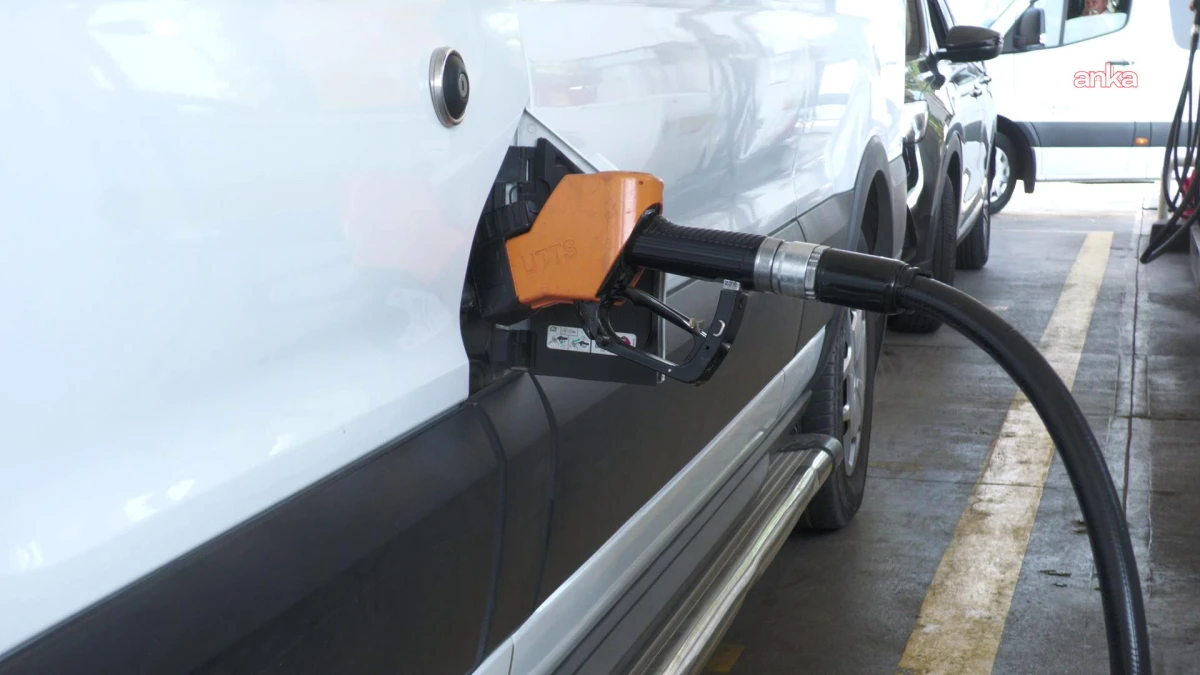 AKARYAKITTA BAŞ DÖNDÜREN HAFTA... AYNI GÜN MOTORİNE 9,25 TL İNDİRİM, ARDINDAN 8,89 TL ZAM