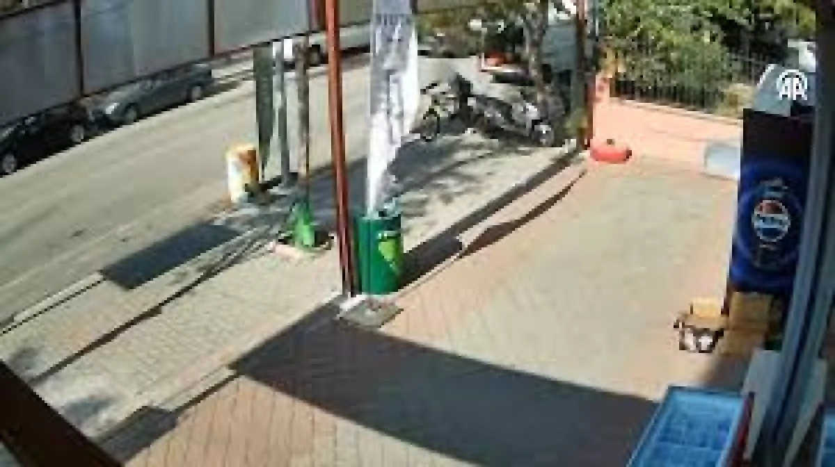 ADANA'DA BİSİKLET HIRSIZLIĞI KAMERADA
