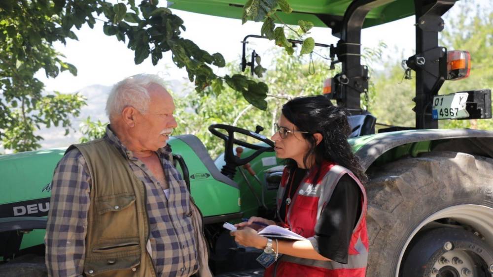 BELEDİYE BAŞKANI KARALAR, DEPREM BÖLGESİNE GİDEREK VATANDAŞLARLA İLGİLENDİ