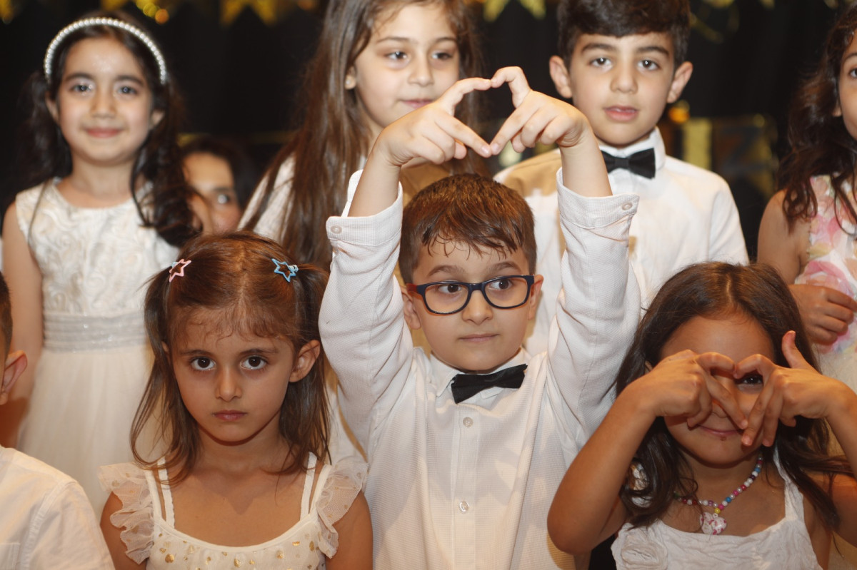 ÇUKUROVALI MİNİKLERİN MEZUNİYET HEYECANI