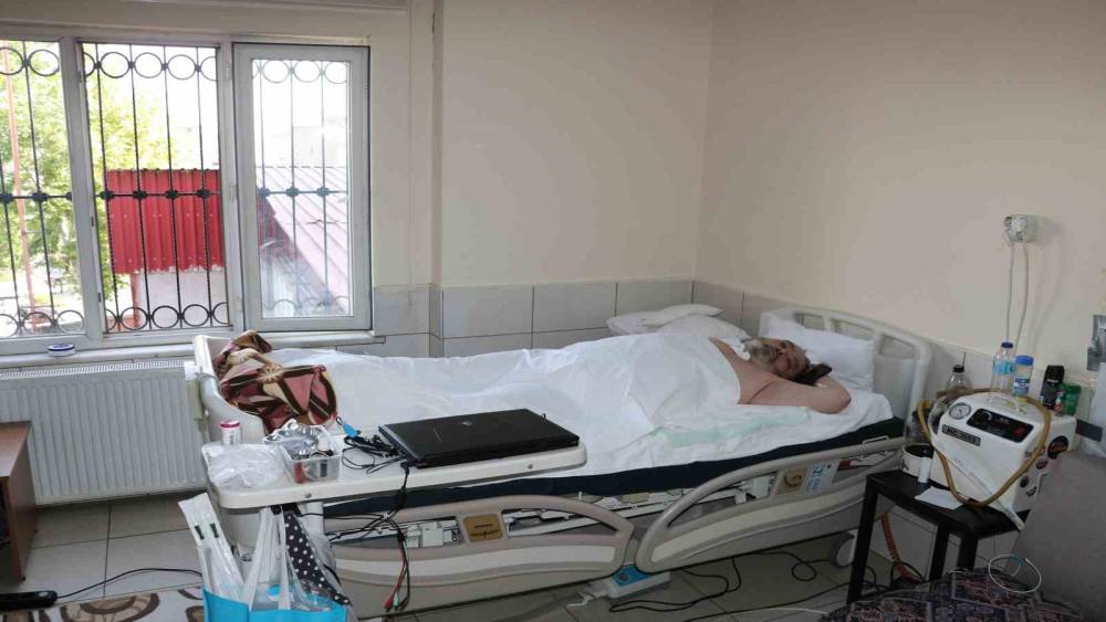 Kahramanmaraş’ta 19 yıldır bir yatak hayatı oldu, depremden sonra evden bile çıkamadı
