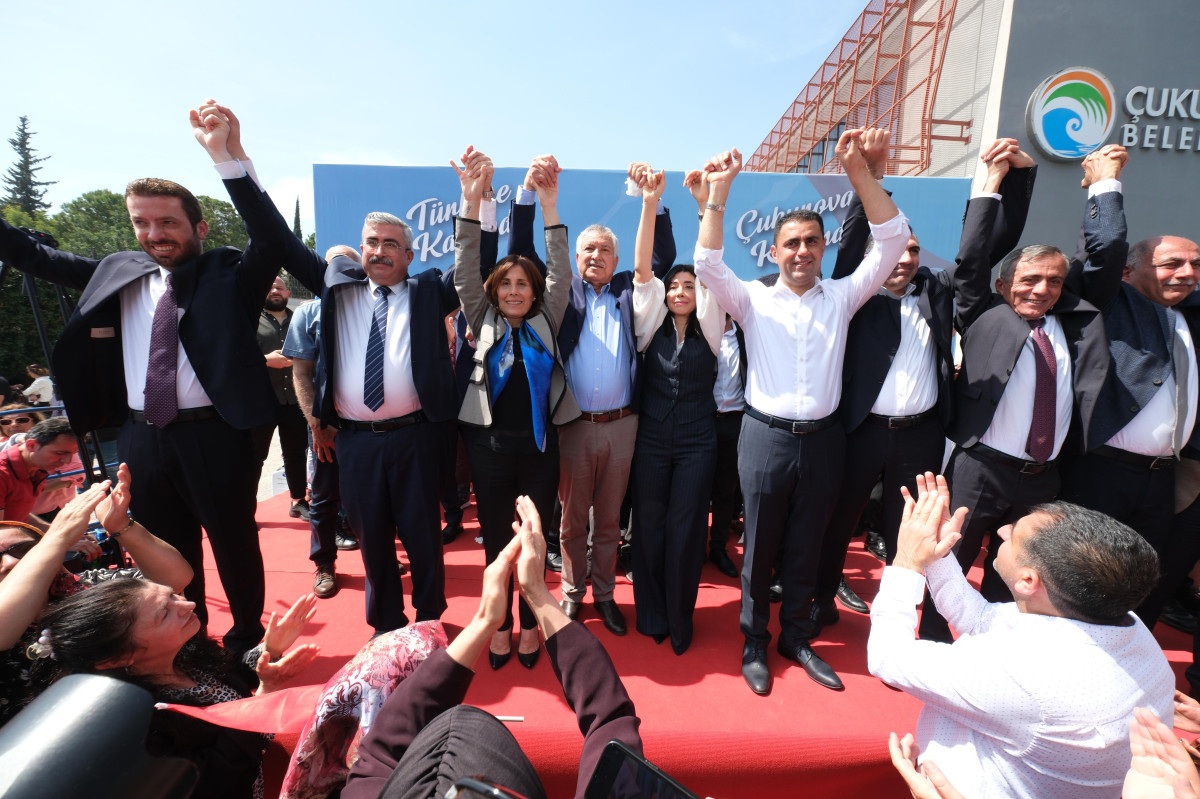 MAZBATA VE DEVİR TESLİM TÖRENLERİNDE MUTLULUĞUN RESMİ ÇİZİLİYOR