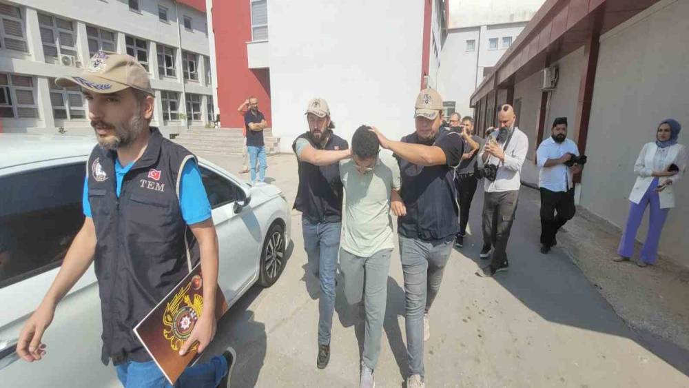 FETÖ’DEN 6 YIL 3 AY HAPİS CEZASIYLA ARANAN ESKİ KOMİSER YAKALANDI