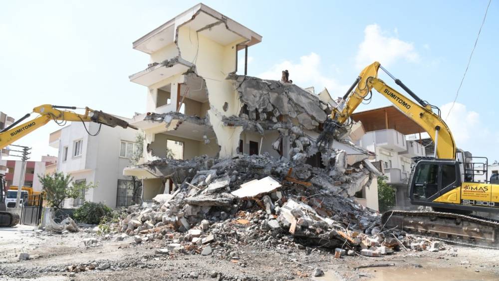 ASRIN FELAKETİNDE TADİLAT SONRASI OLUŞAN MOLOZ YIĞINLARI KALDIRILIYOR