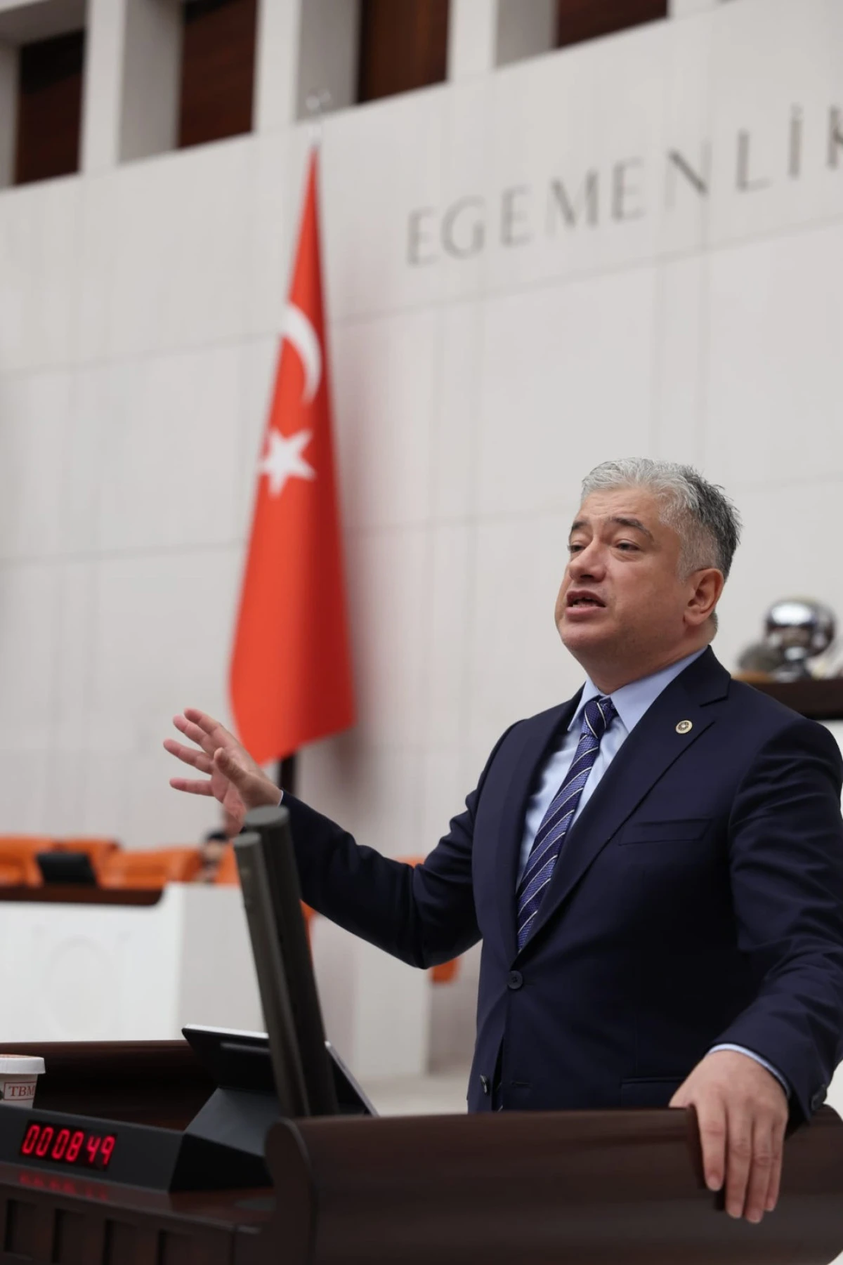 "EMEKLİLERİMİZE İNSANCA BİR MAAŞ VERMEK ŞEREF BORCUMUZDUR"