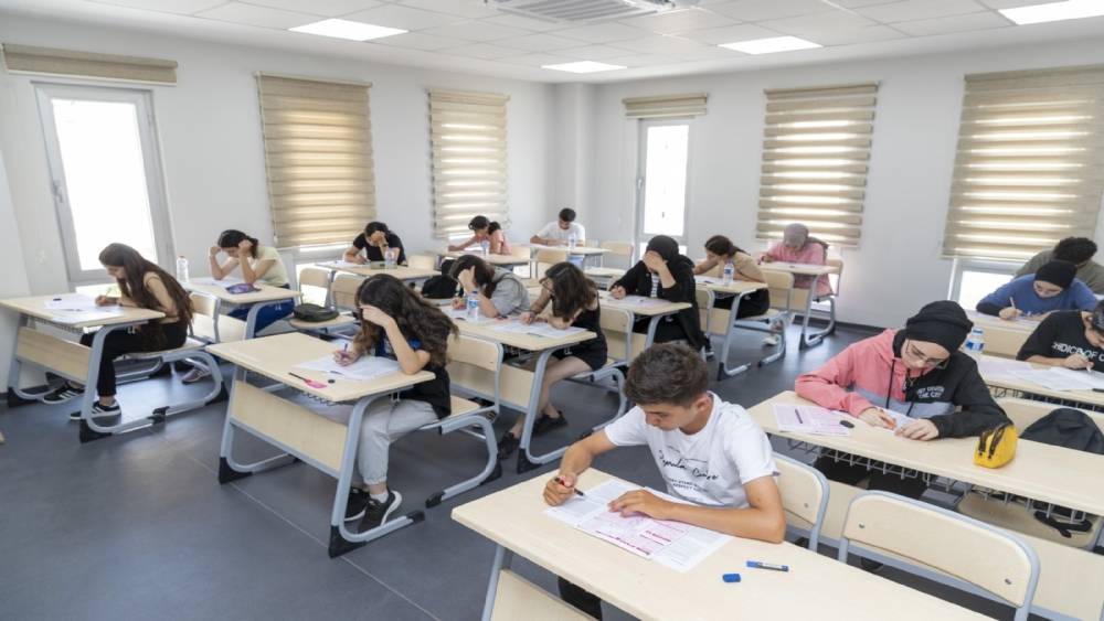 MERSİN BÜYÜKŞEHİRİN KURS MERKEZLERİNDE 18 ÖĞRENCİ İLK 50 BİNDE