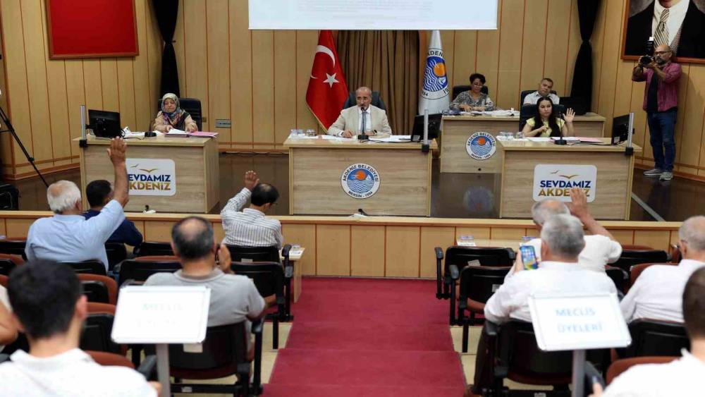 AKDENİZ BELEDİYESİNDE EĞİTİM, KÜLTÜR VE SANATA DESTEK