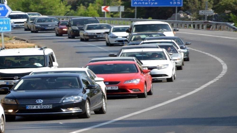 ANTALYA’DA MOTORLU KARA TAŞITLARI SAYISI 1 MİLYON 387 BİN 25 OLDU