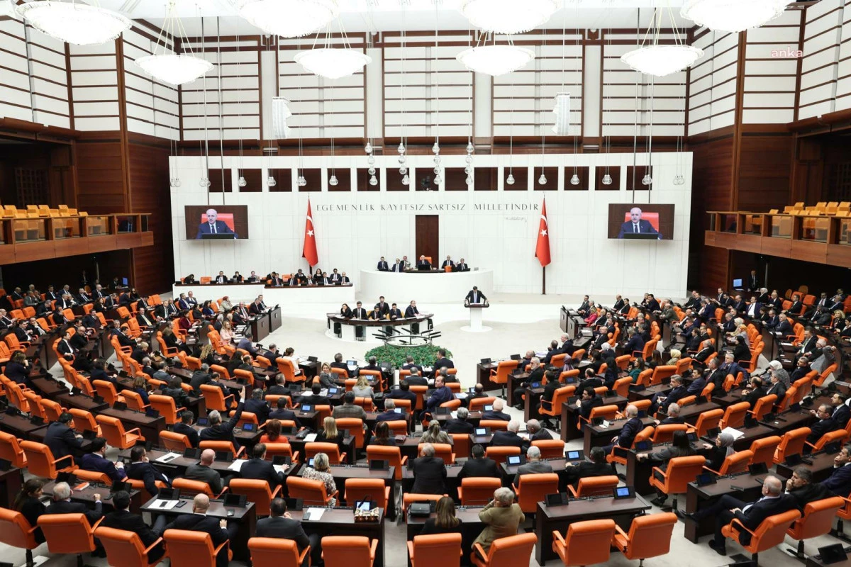 TBMM’de üçüncü yasama yılının ardından… Bahçeli’nin DEM Partililerle tokalaşmasıyla başlayan süreçle ilgili gelişmeler yasama yılına damgasını vurdu