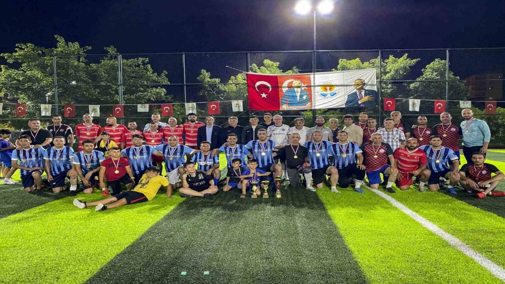 ADANA BÜYÜKŞEHİR BELEDİYESİ CUMHURİYET FUTBOL TURNUVASI SONA VERDİ