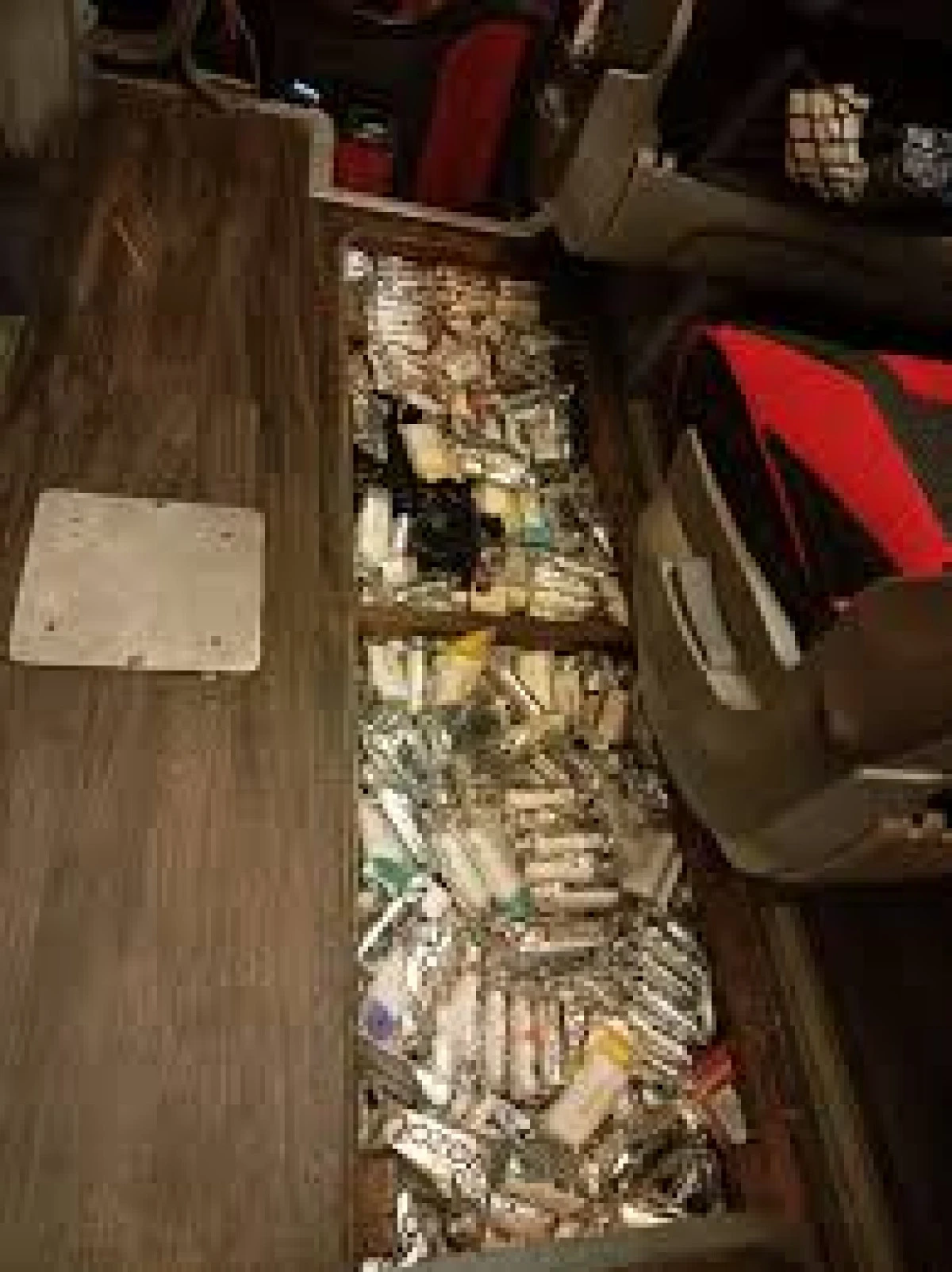 Adana'da Yolcu Otobüsünde 990 Elektronik Sigara Ele Geçirildi