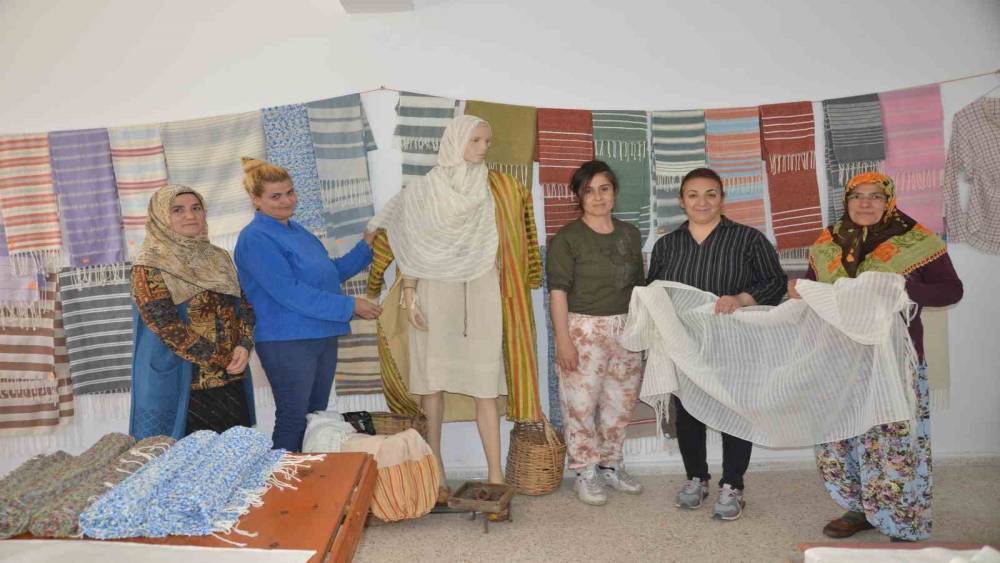 ANTALYA’DA KADINLAR 300 YILLIK GELENEKLERİNİ YAŞATIP AİLE BÜTÇELERİNE KATKI SAĞLIYOR