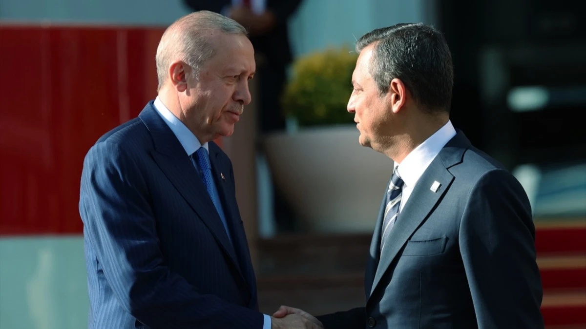 CUMHURBAŞKANI ERDOĞAN'DAN CHP LİDERİ ÖZGÜR ÖZEL'E TEŞEKKÜR