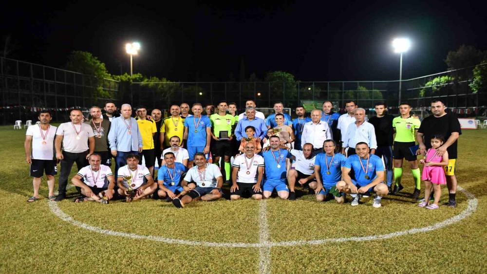 MERSİN’DE 40 YAŞ ÜSTÜ FUTBOL TURNUVASI SONA ERDİ