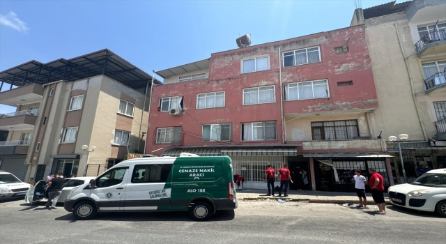 MERSİN'DE KÖTÜ KOKU GELEN EVDEN CESET ÇIKTI