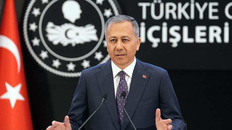 BAKAN YERLİKAYA'DAN EMNİYET MÜDÜRÜ'NÜN SAKIZ ÇİĞNEDİĞİ GÖRÜNTÜLERE TEPKİ: GEREĞİNİ YAPARIM
