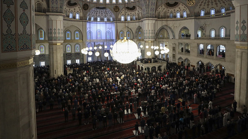 BAYRAM NAMAZI SAAT KAÇTA?